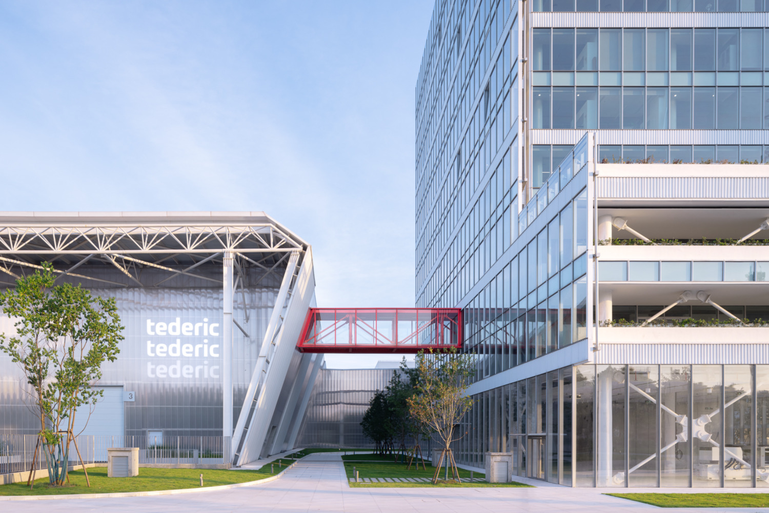 tederic-international-center-polycarbonate-facades